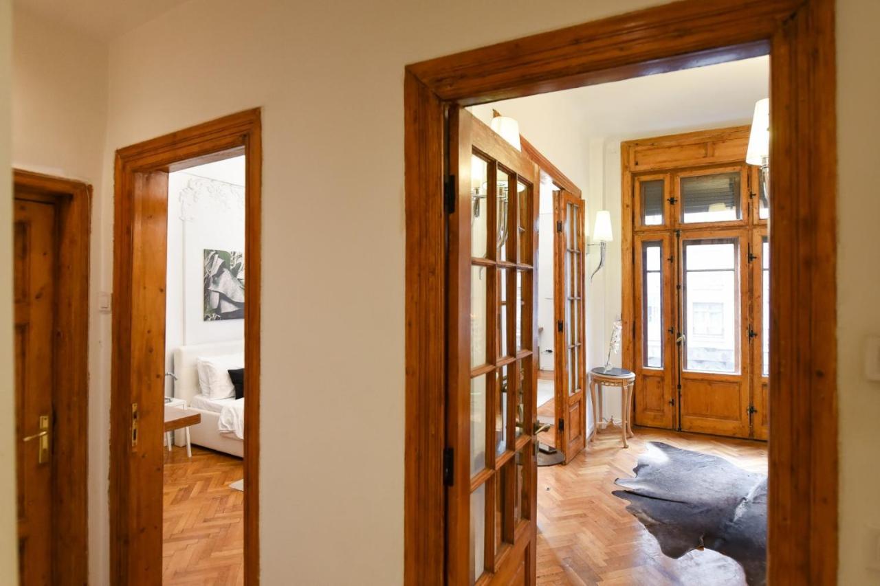 Apartamento Love.Travel.Explore ♥️Apt W/ Balcony In Old Town Bucarest Exterior foto